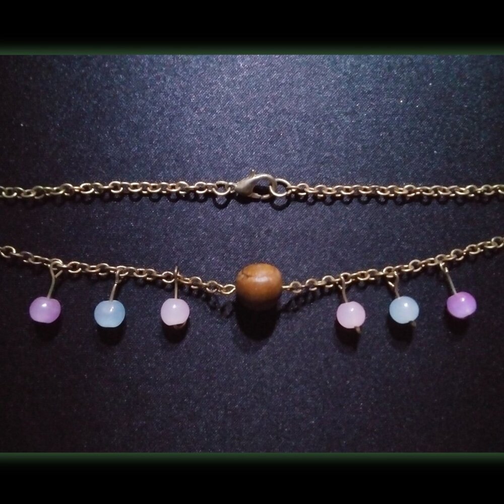 Willow oak nut & colored beads necklace